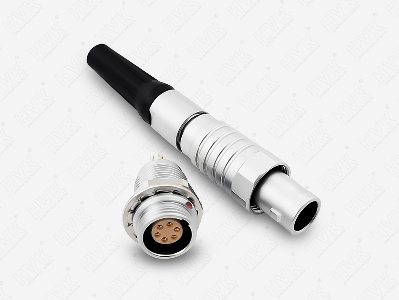 圓形航空插頭的使用是否受到特定設備的電源要求？